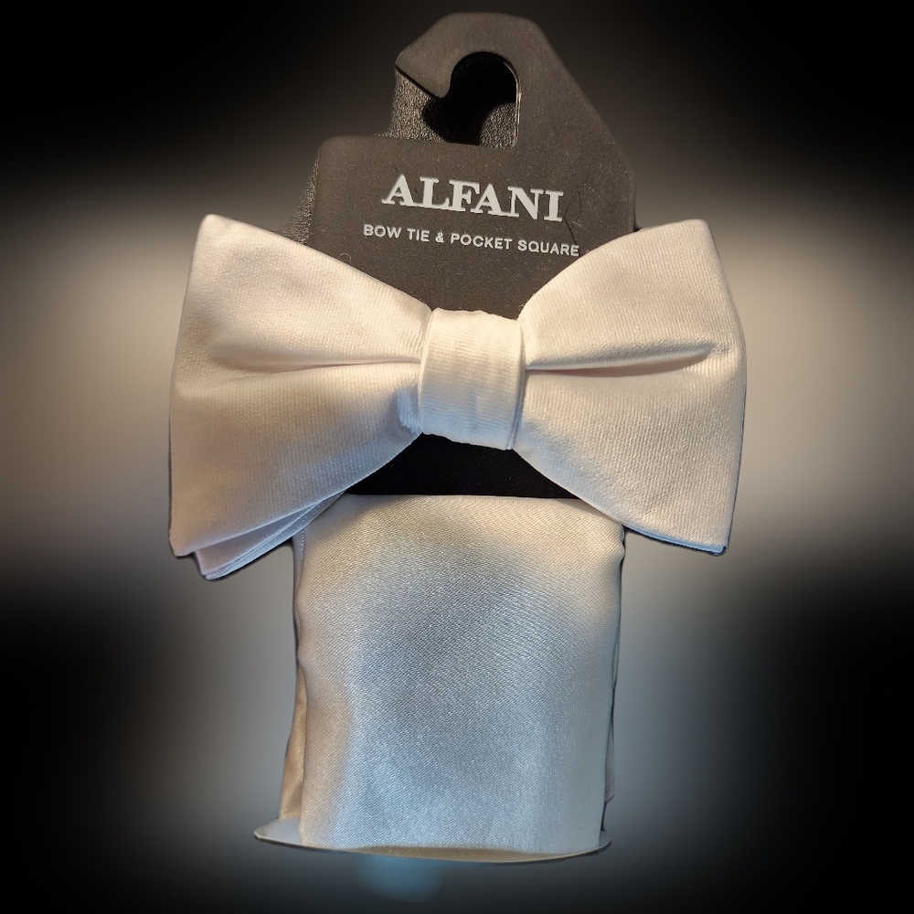 ALFANI WHITE BOW-TIE AND POCKET SQUARE